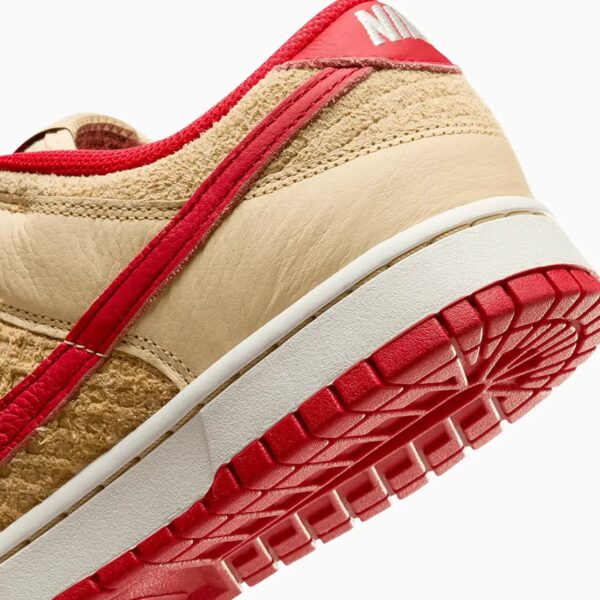 Men's Dunk Low Retro SE "Strawberry Waffle"